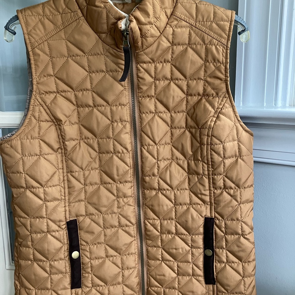 Bass Quilted Vest, size M, New condition, never worn!